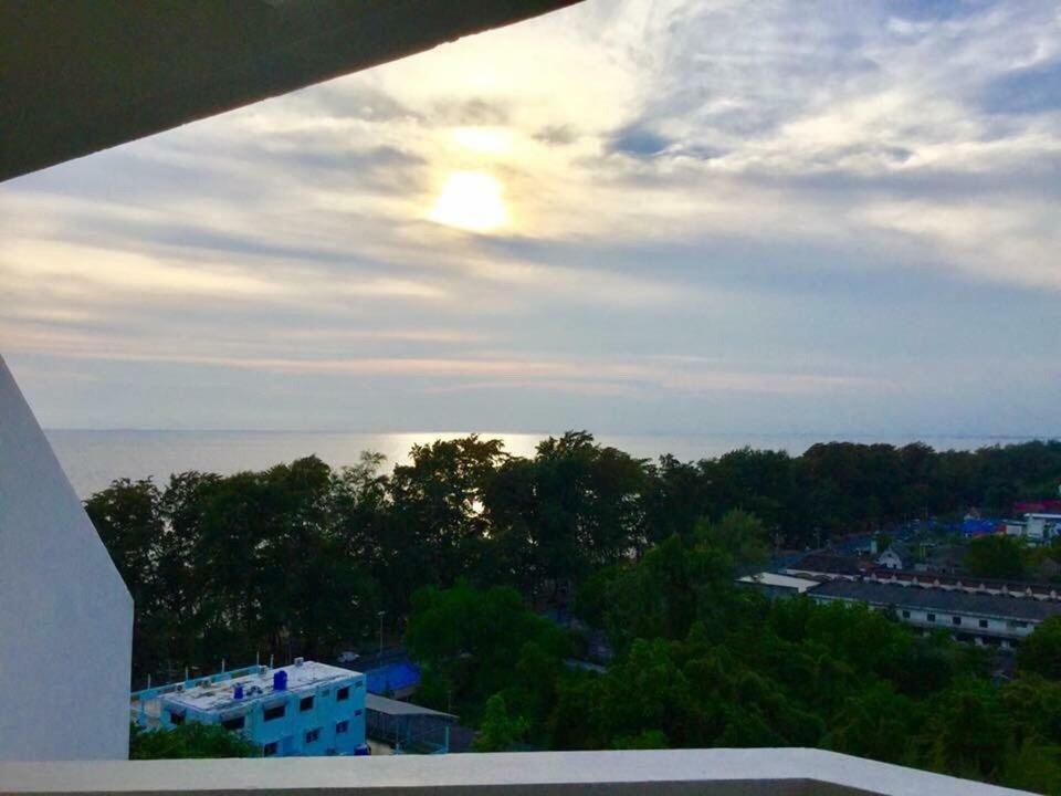 Rayong Condochain 325 Ban Phe Exterior photo